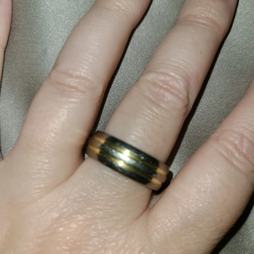 Comfort band titanium ring size 7.5
